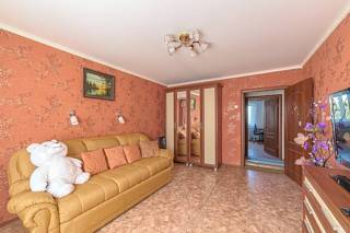 �������� ��� 400 �&sup2; �� 13 ���. � ����� ������ (�-� ��������) � �������